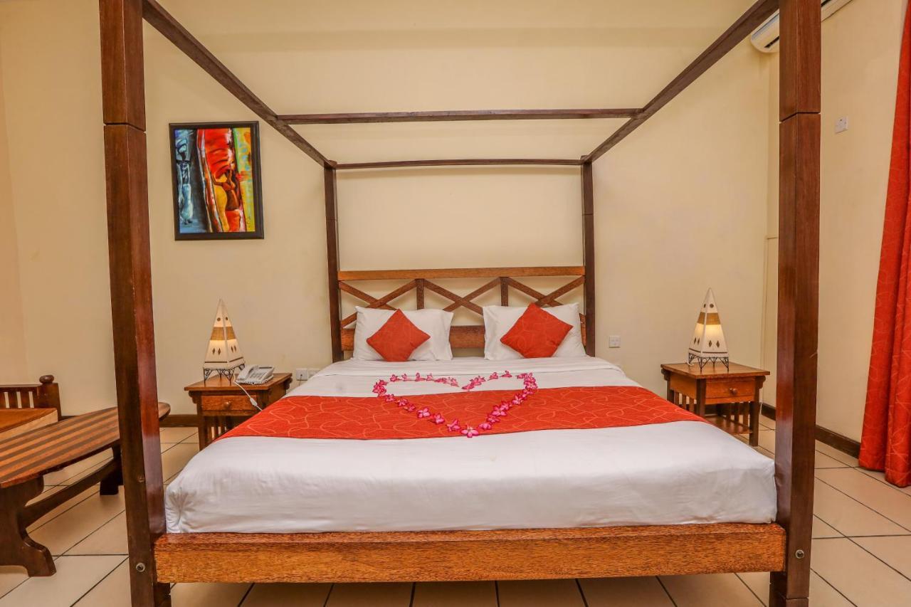 Cityblue Creekside Hotel & Suites Mombasa Bagian luar foto