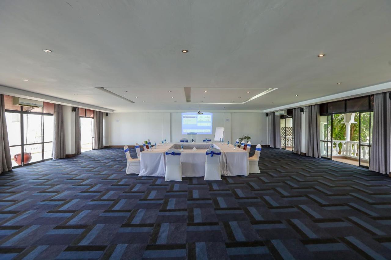Cityblue Creekside Hotel & Suites Mombasa Bagian luar foto